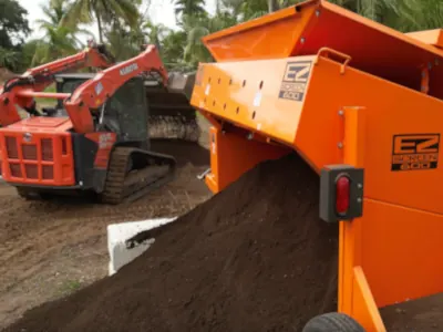 Sifting equipment screening finished compost